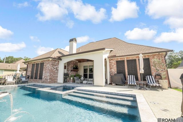 9327 Villa Crossing Dr, Greenwell Springs, LA 70739