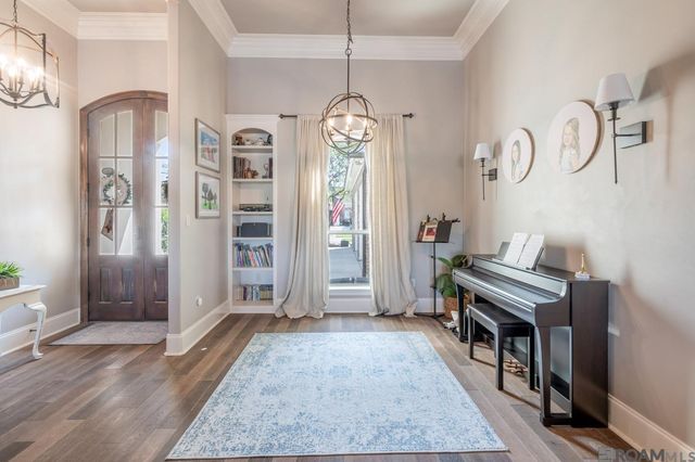 9327 Villa Crossing Dr, Greenwell Springs, LA 70739