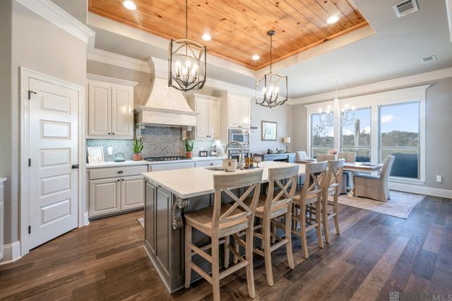 9327 Villa Crossing Dr, Greenwell Springs, LA 70739