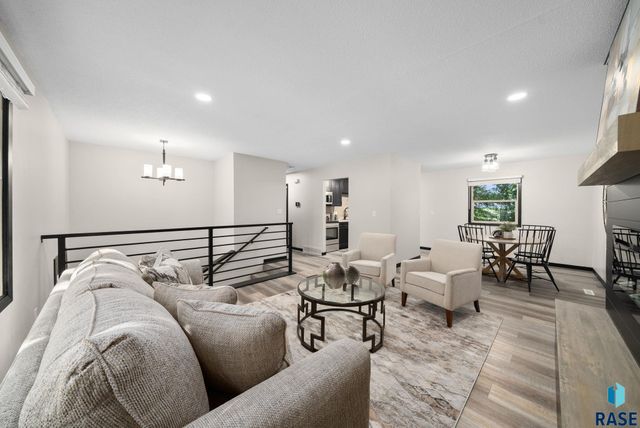 408 Maple St, Valley Springs, SD 57068