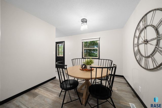 408 Maple St, Valley Springs, SD 57068