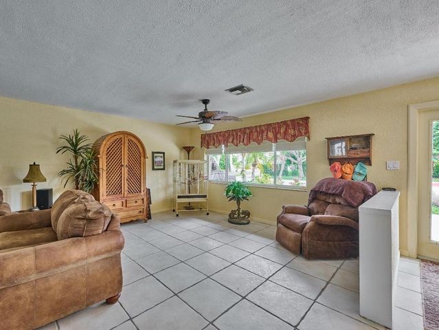 2810 NE 48th Court, Lighthouse Point, FL 33064