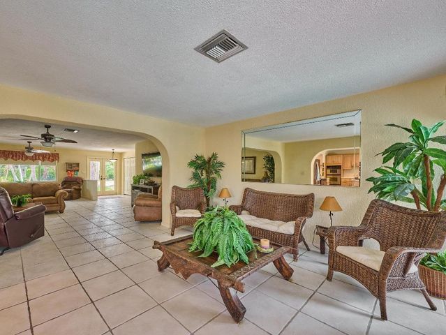 2810 NE 48th Court, Lighthouse Point, FL 33064