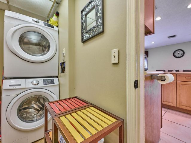 2810 NE 48th Court, Lighthouse Point, FL 33064