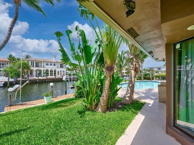 2810 NE 48th Court, Lighthouse Point, FL 33064