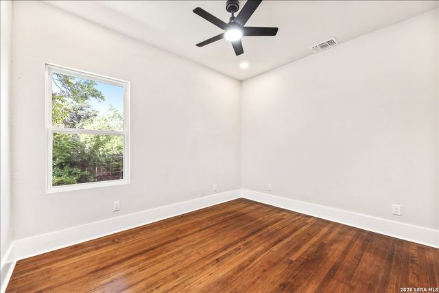 524 Hunstock Ave, San Antonio, TX 78210