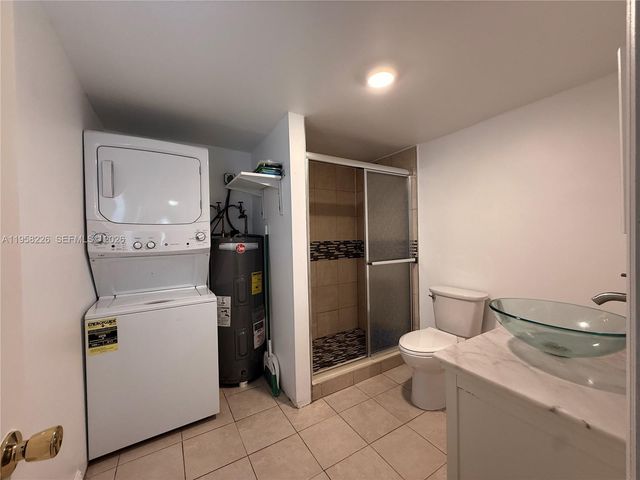 2280 NE 136th St 2280, North Miami Beach, FL 33181