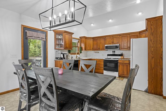 2410 E Lake Mitchell Drive, Cadillac, MI 49601