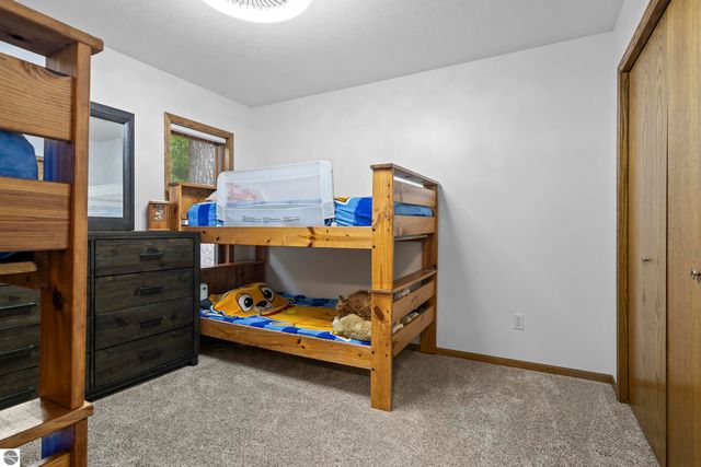 2410 E Lake Mitchell Drive, Cadillac, MI 49601