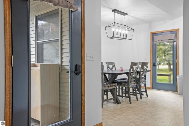 2410 E Lake Mitchell Drive, Cadillac, MI 49601