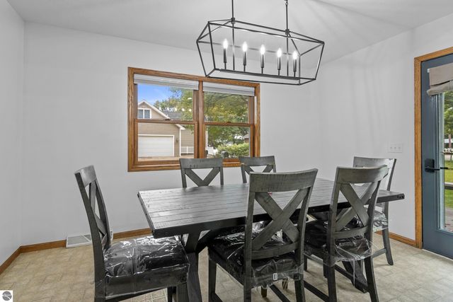 2410 E Lake Mitchell Drive, Cadillac, MI 49601