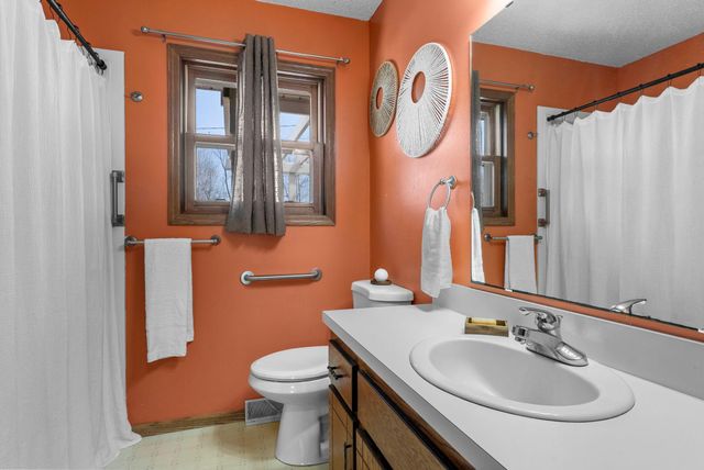 33103 Flanders Street NE, Cambridge, MN 55008