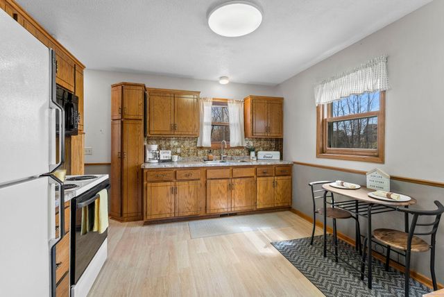 33103 Flanders Street NE, Cambridge, MN 55008