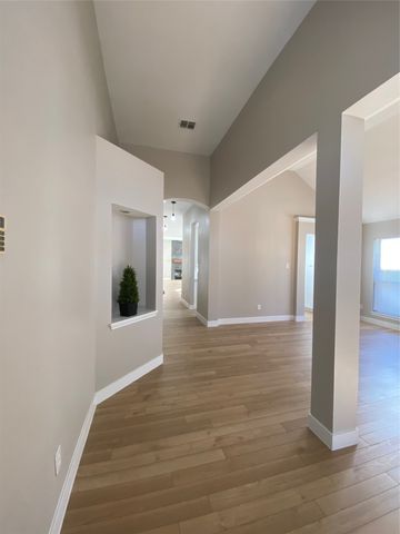 6804 Braeview Drive, Fort Worth, TX 76137