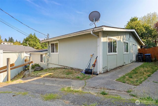 2727 Hefner, Bremerton, WA 98310