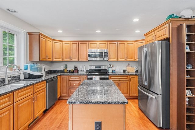 10 Lyford Rd, Spencer, MA 01562