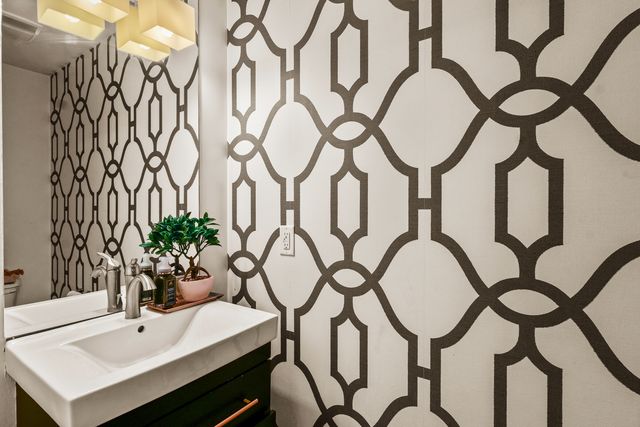 3901 Freedom Boulevard, Champaign, IL 61822