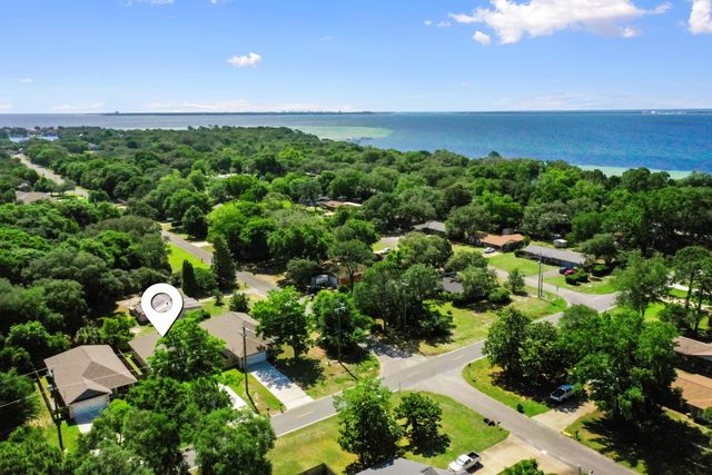 4 8Th Street UNIT B, Shalimar, FL 32579