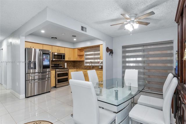 1211 NW 179th St, Miami Gardens, FL 33169