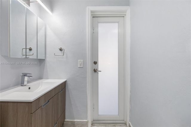 1211 NW 179th St, Miami Gardens, FL 33169