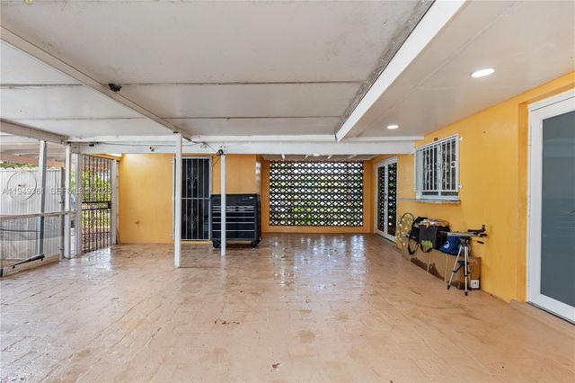 1211 NW 179th St, Miami Gardens, FL 33169