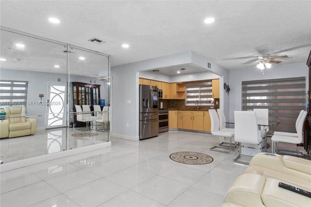 1211 NW 179th St, Miami Gardens, FL 33169