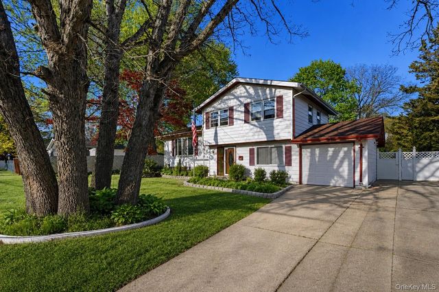 183 Broadway, Brentwood, NY 11717
