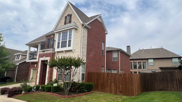 2205 eagles nest Drive, Euless, TX 76039