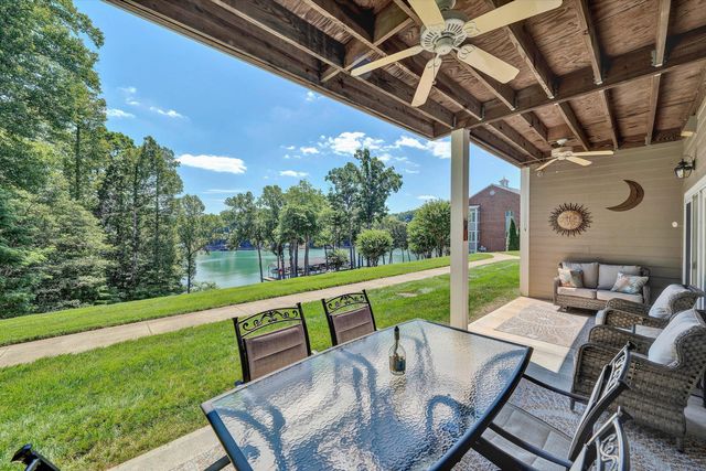 295 S Pointe Shore DR 102, Moneta, VA 24121