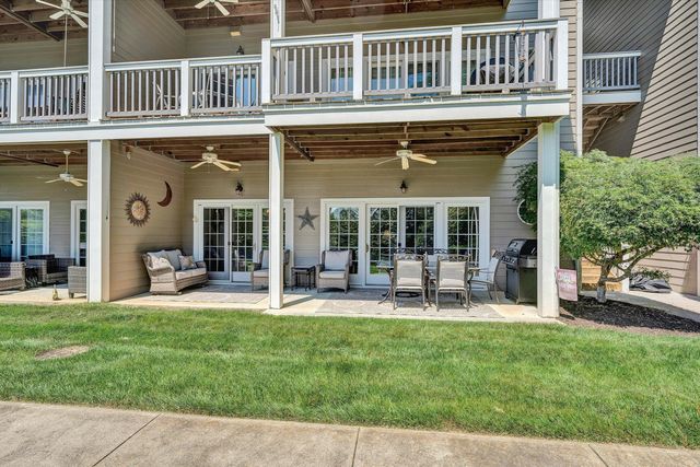 295 S Pointe Shore DR 102, Moneta, VA 24121