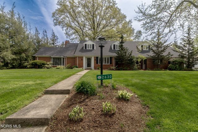 2630 Edgehill Road, Ottawa Hills, OH 43615