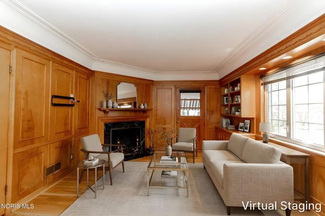 2630 Edgehill Road, Ottawa Hills, OH 43615