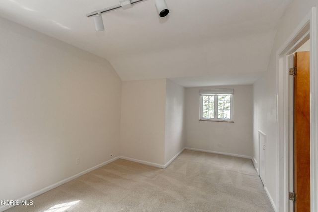 2630 Edgehill Road, Ottawa Hills, OH 43615