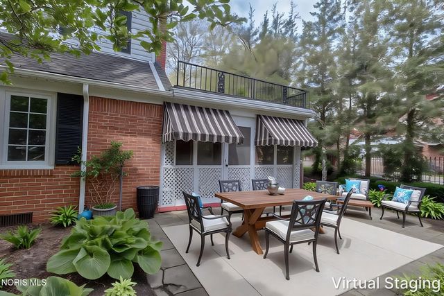 2630 Edgehill Road, Ottawa Hills, OH 43615