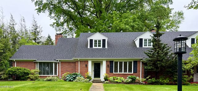2630 Edgehill Road, Ottawa Hills, OH 43615