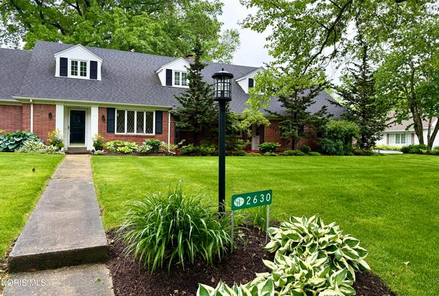 2630 Edgehill Road, Ottawa Hills, OH 43615