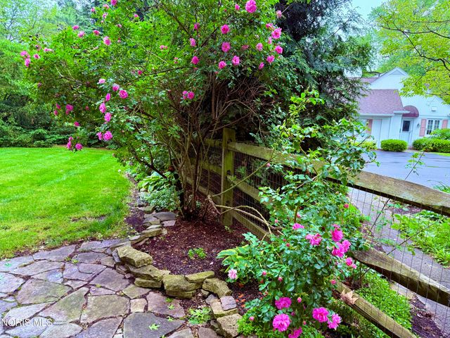 2630 Edgehill Road, Ottawa Hills, OH 43615