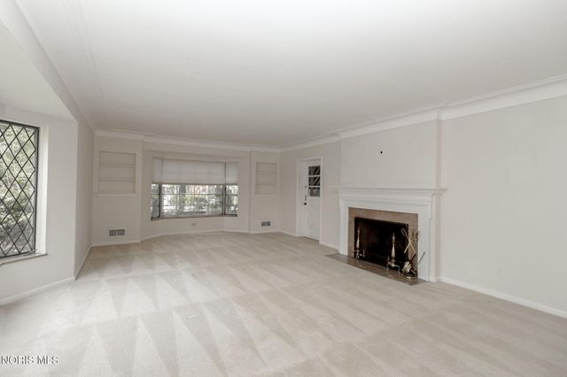 2630 Edgehill Road, Ottawa Hills, OH 43615