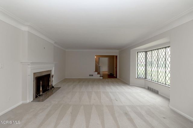 2630 Edgehill Road, Ottawa Hills, OH 43615