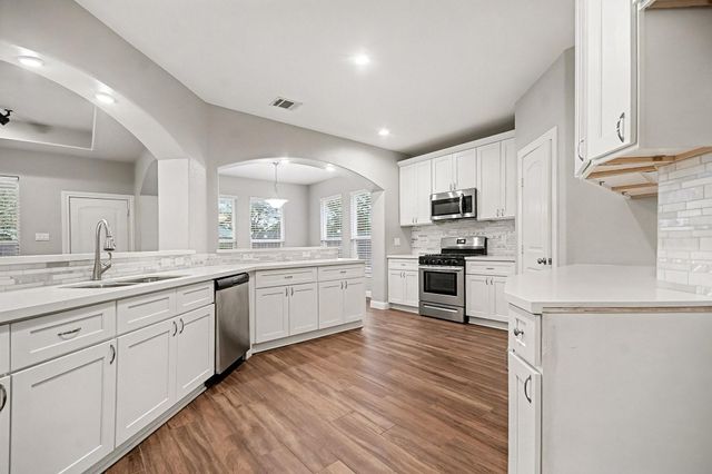 2523 Turberry Drive, West Columbia, TX 77486