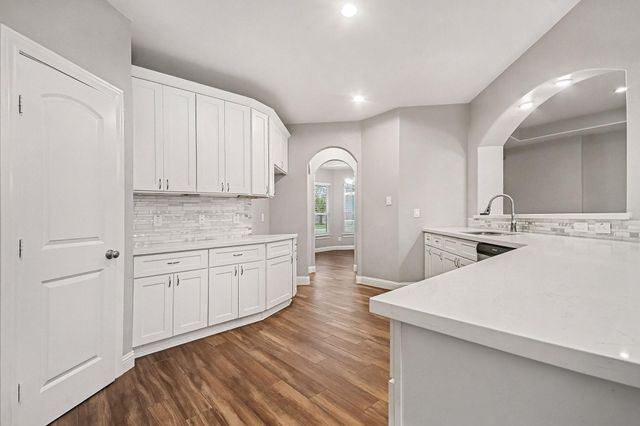 2523 Turberry Drive, West Columbia, TX 77486