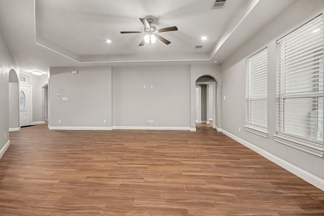 2523 Turberry Drive, West Columbia, TX 77486