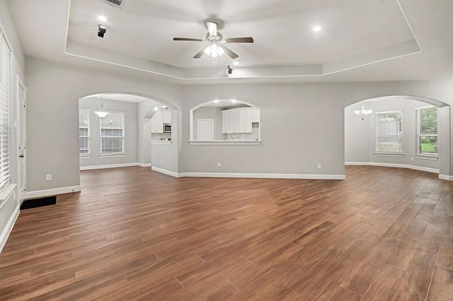 2523 Turberry Drive, West Columbia, TX 77486