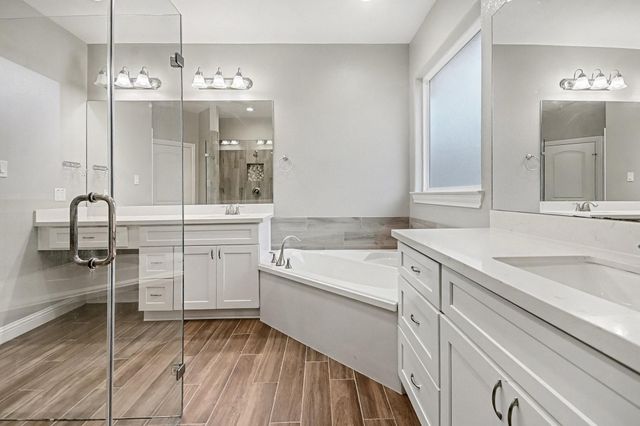 2523 Turberry Drive, West Columbia, TX 77486