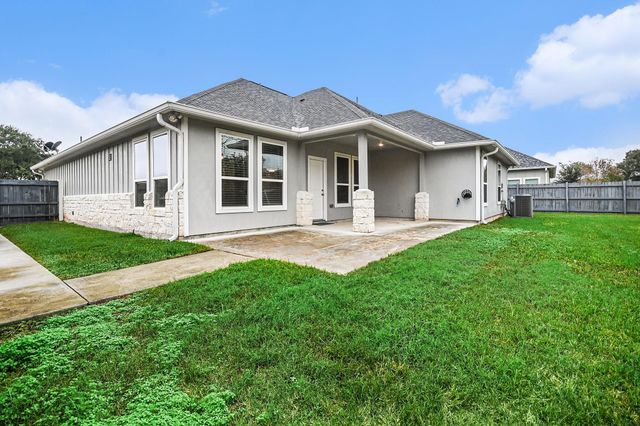 2523 Turberry Drive, West Columbia, TX 77486