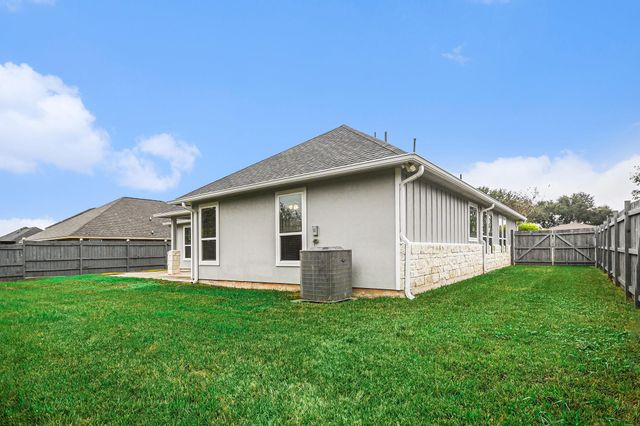 2523 Turberry Drive, West Columbia, TX 77486