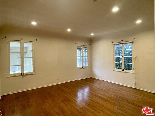 203 N Doheny Drive, Beverly Hills, CA 90211