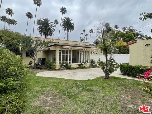 203 N Doheny Drive, Beverly Hills, CA 90211