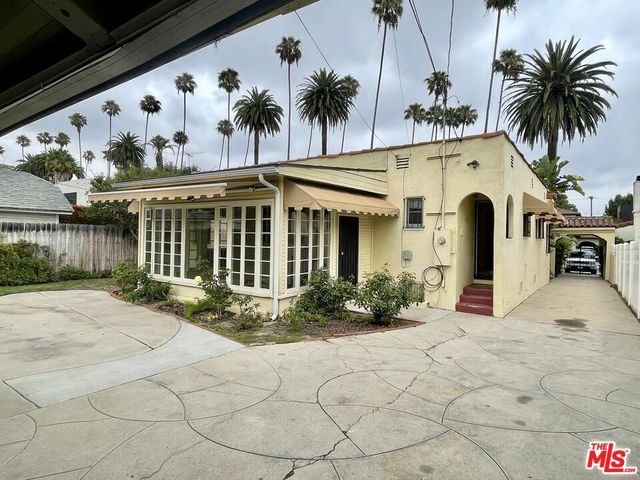 203 N Doheny Drive, Beverly Hills, CA 90211