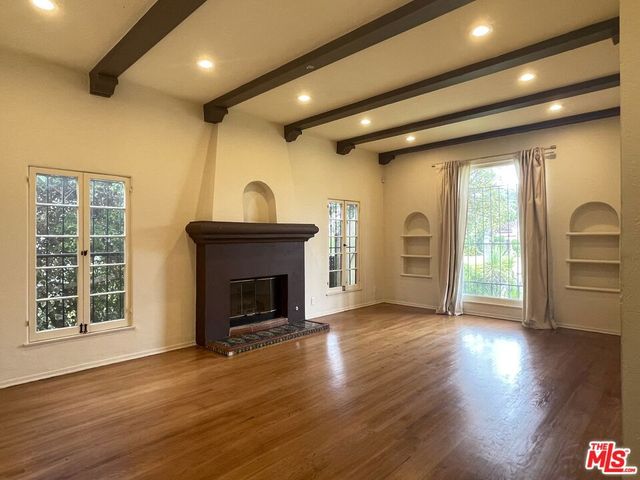 203 N Doheny Drive, Beverly Hills, CA 90211